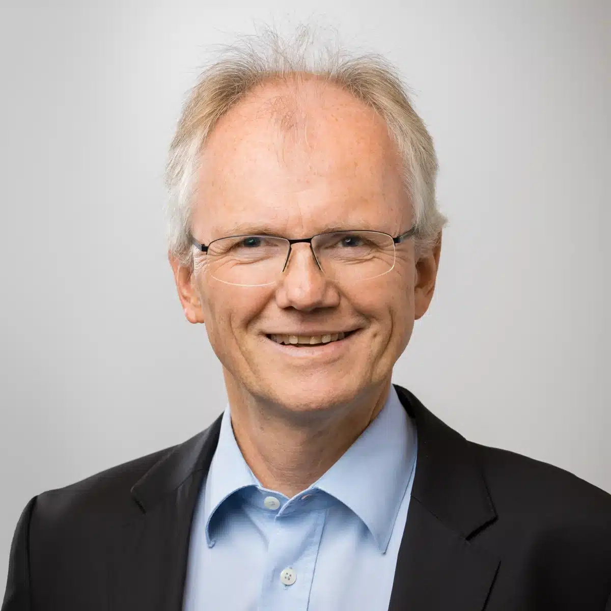 Mag. Robert Klenkhart